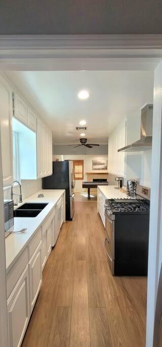 Newly Furnished Pool House Villa Los Angeles Buitenkant foto